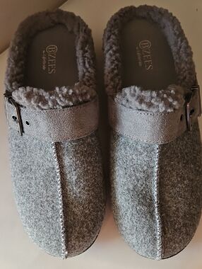 BZEES ETERNITY GRAY CLOG sz 6